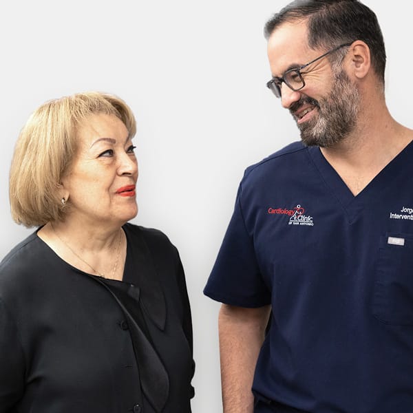 Female Medtronic TAVR patient with doctor